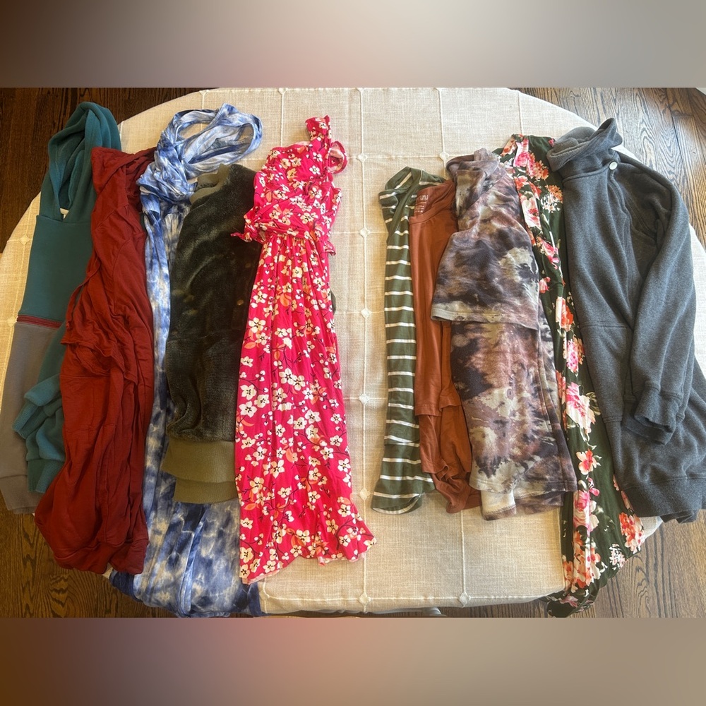 LOT of latched mama clothing